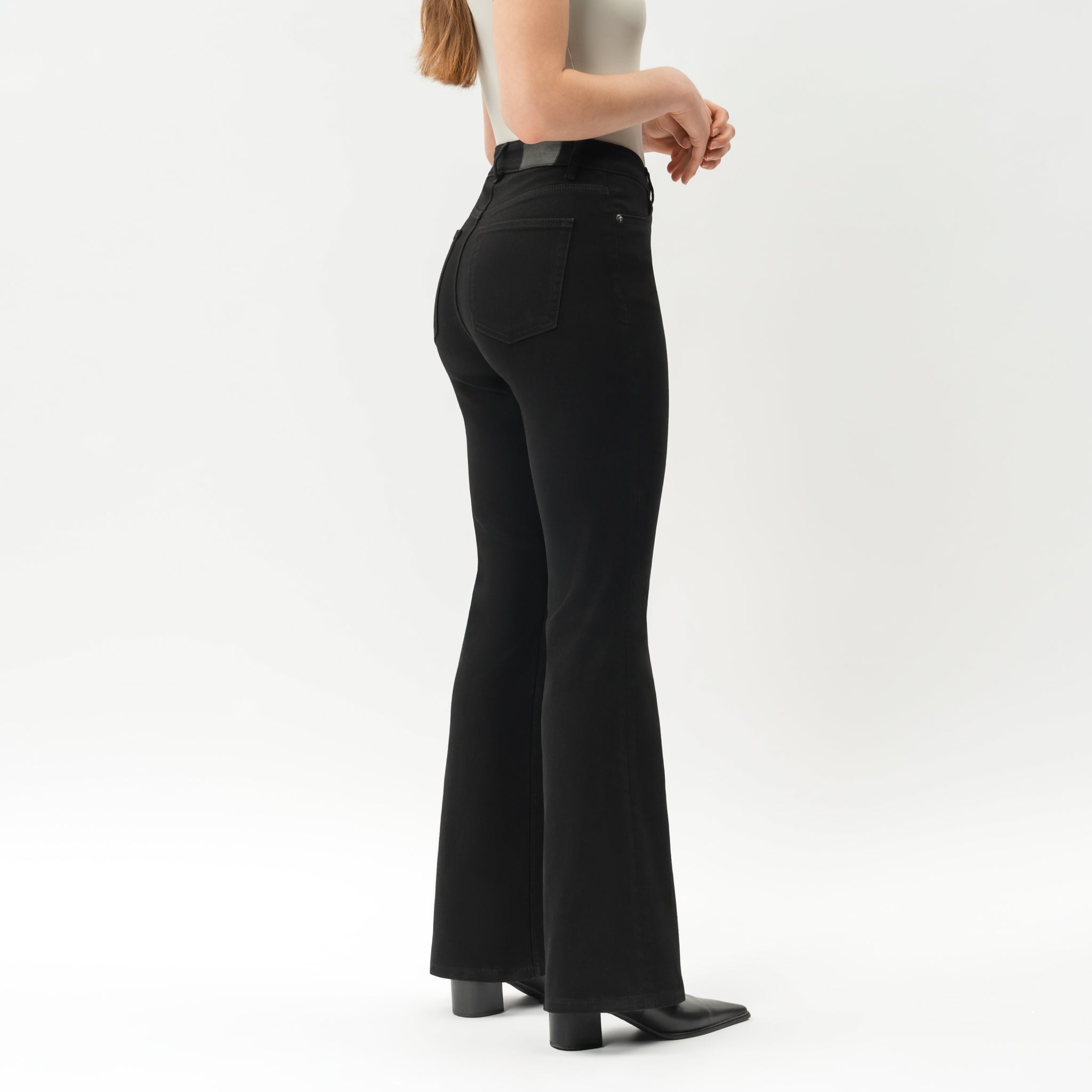 Bootcut ComfortDenim™ Jeans - Ninepine