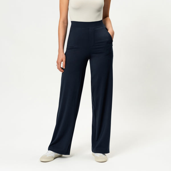 Asana Relaxed Straight Pant | Ninepine