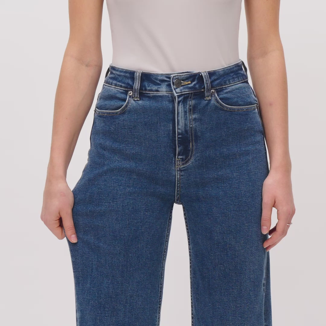 Relaxed ComfortDenim™ Jeans | Ninepine